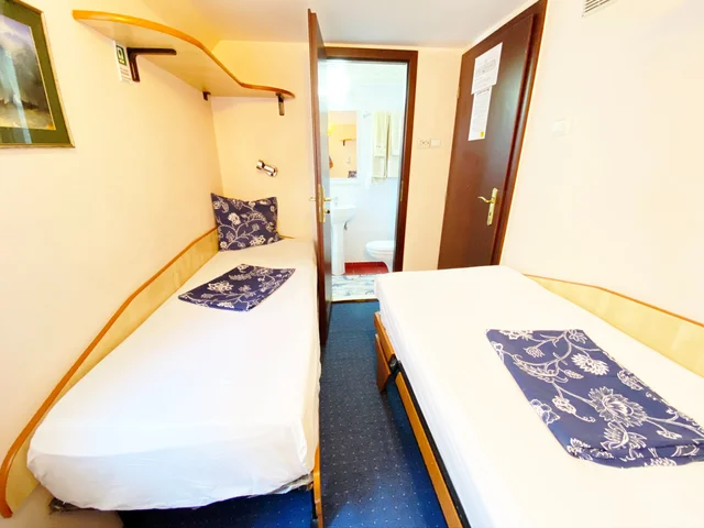 Cabina dubla hotel plutitor Ibis Tours