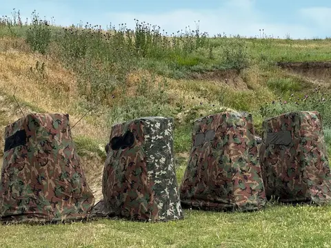 Tarn-Fotoansitz in der Dobrudscha-Steppe — Rotfußfalken-Gebiet